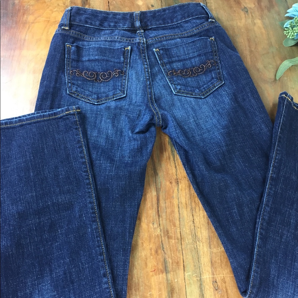 Gap Curvy Low Rise Jeans - Picture 5 of 5